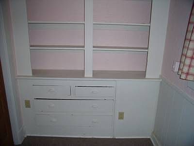 5th image of 4022 Clark Ave