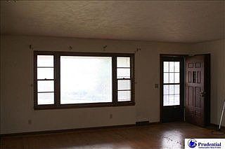 2nd image of 11025 Oak St