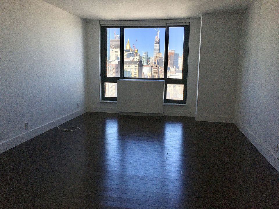 1st image of 1 Irving Pl APT G27c