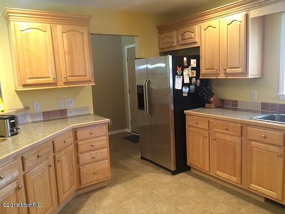 4th image of 4695 Harlan Dr