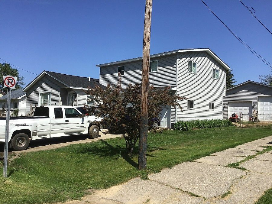 2nd image of 1137 Terry Ave