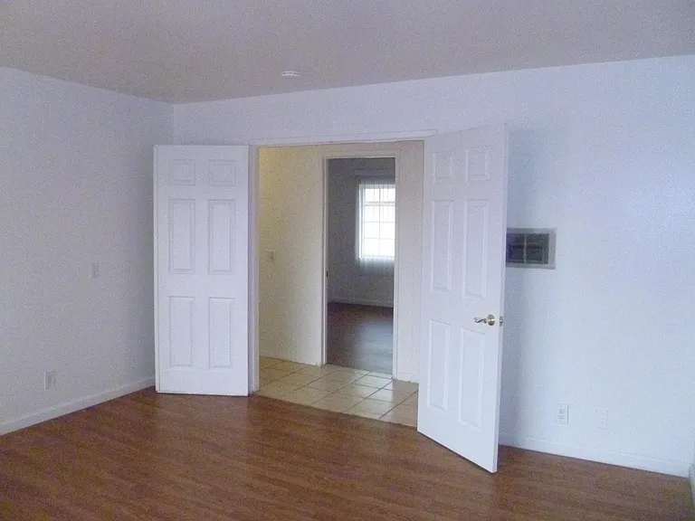 4978 Liverpool St — Photo 9