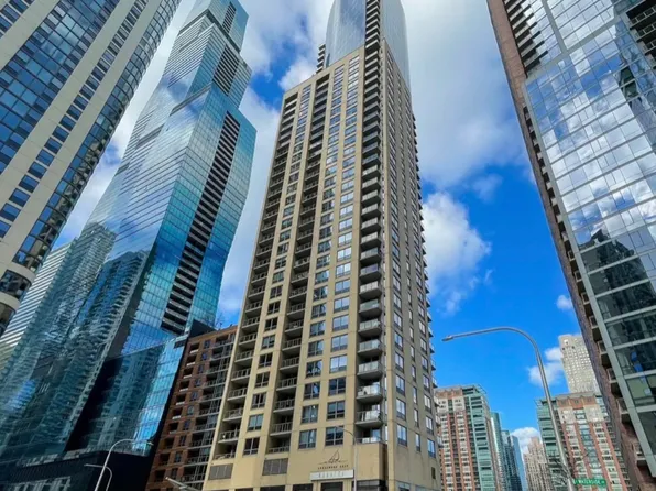 420 E Waterside Dr, Chicago, IL