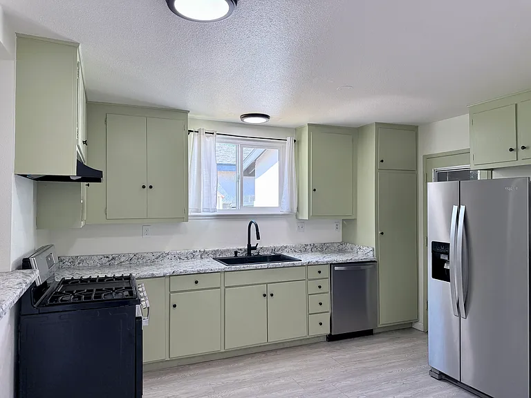 175 S Vallejo Way — Photo 4