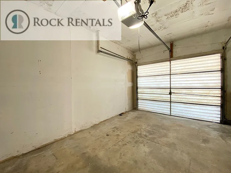 1101 N Baker St — Photo 8