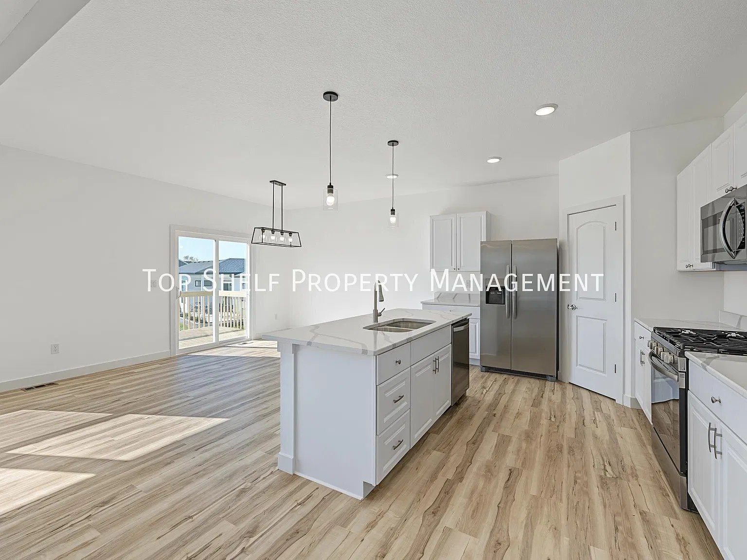 4 bed, 2200 sqft, $2,775 — Photo 4