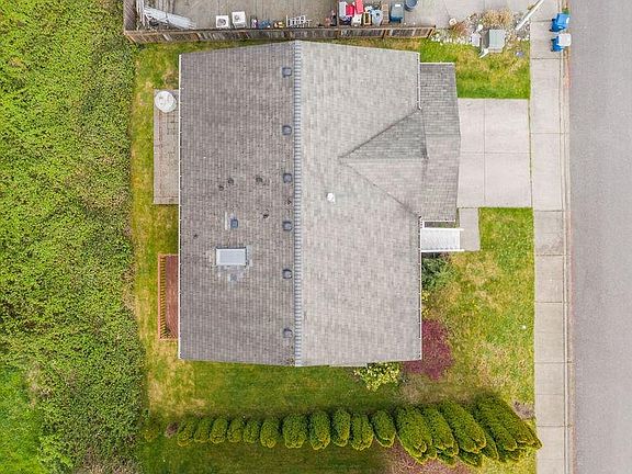3rd image of 16839 Chinook Ln SE