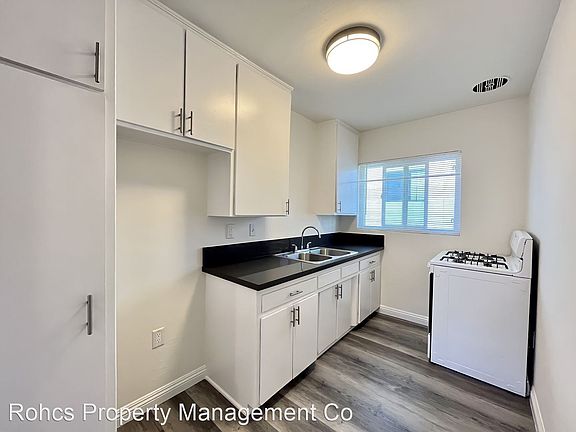 5th image of 251 S Loma Dr #22