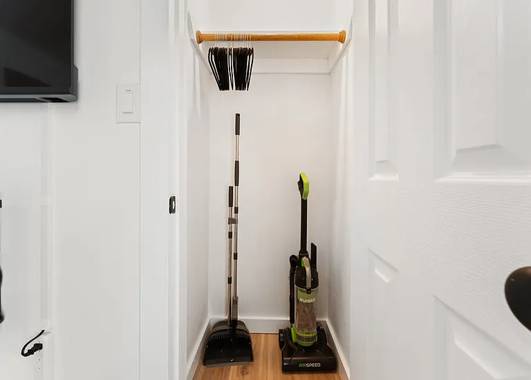 807 Cullen Blvd #4 — Photo 10