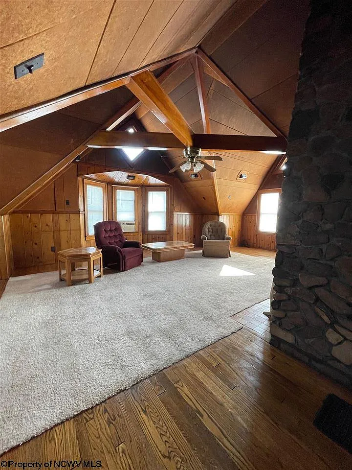 2 bed, 1.0 bath, $750 — Photo 2