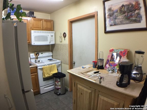 5th image of 8727 Yellow Knife St