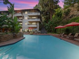 2700 Cahuenga Blvd E