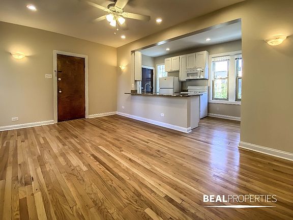 4th image of 4229.5 N Paulina St #4229X-S2