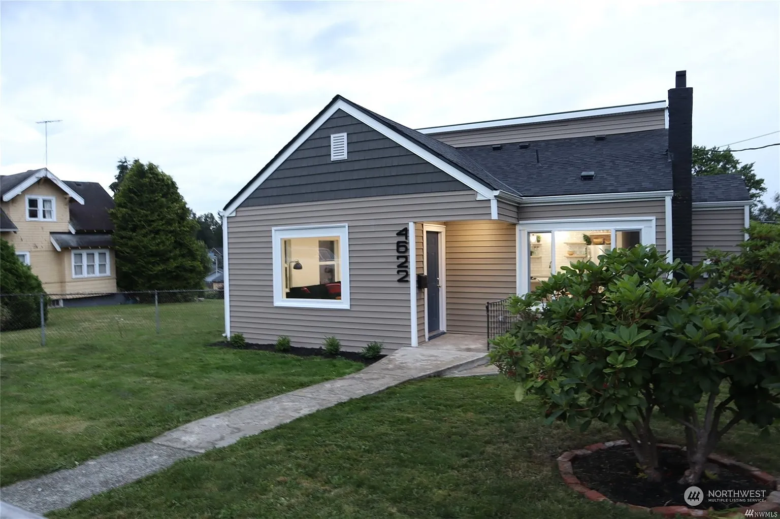 4622 E F Street photo 1