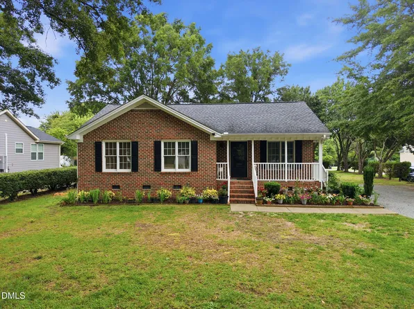 732 Wagstaff Rd, Fuquay Varina, NC 27526