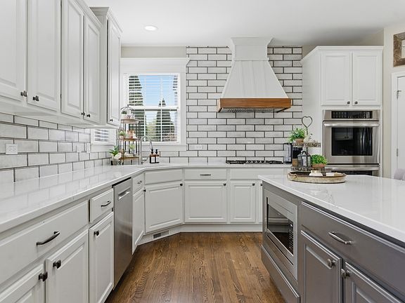 5th image of 2807 Forest Creek Ln