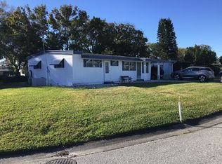 1124 Forest Ln, Tavares, FL 32778