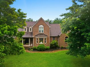150 Club Ln, Versailles, KY 40383
