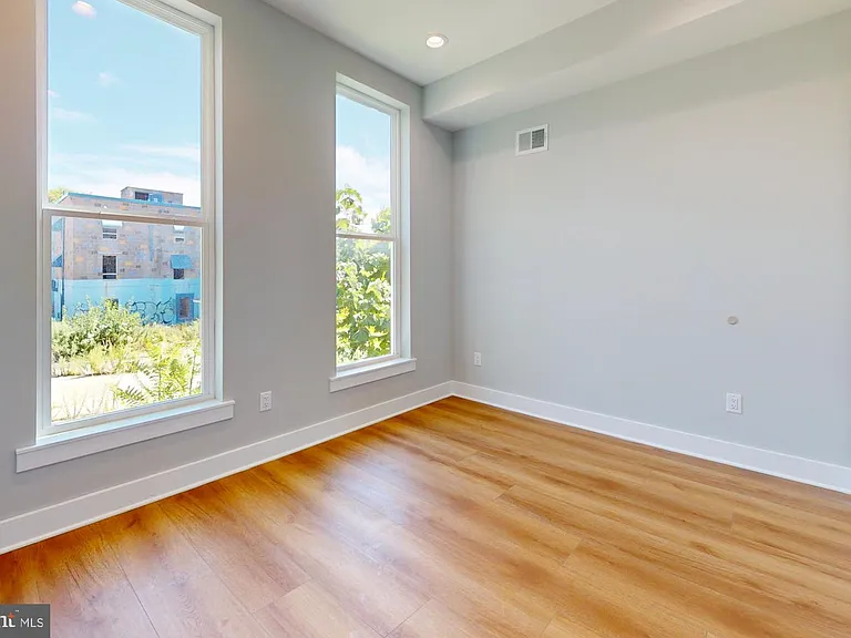 511 N Paxon St — Photo 25