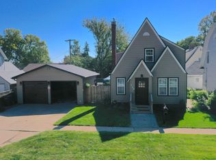 615 W 10th St, Hastings, NE 68901