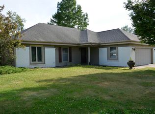 1925 Riverview Dr, Macomb, IL 61455