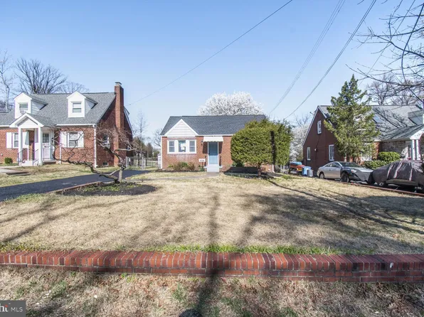8730 Edmonston Rd, College Park, MD 20740