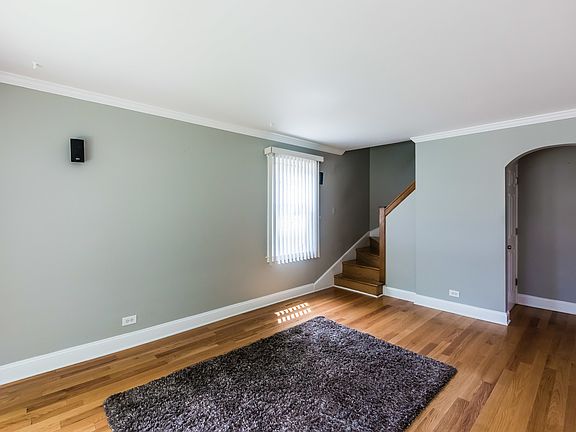 5th image of 3318 N Plainfield Ave