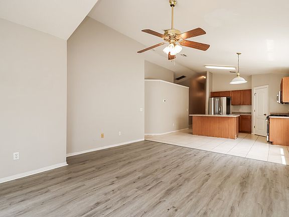 4th image of 7612 Clovelly Park Pl