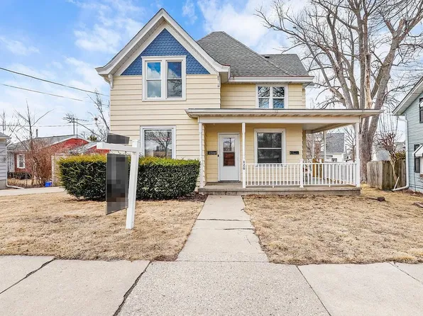 426 College Ave #1/2, Watertown, WI 53094