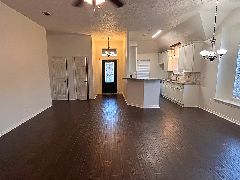 8161 Durham Dr — Photo 2