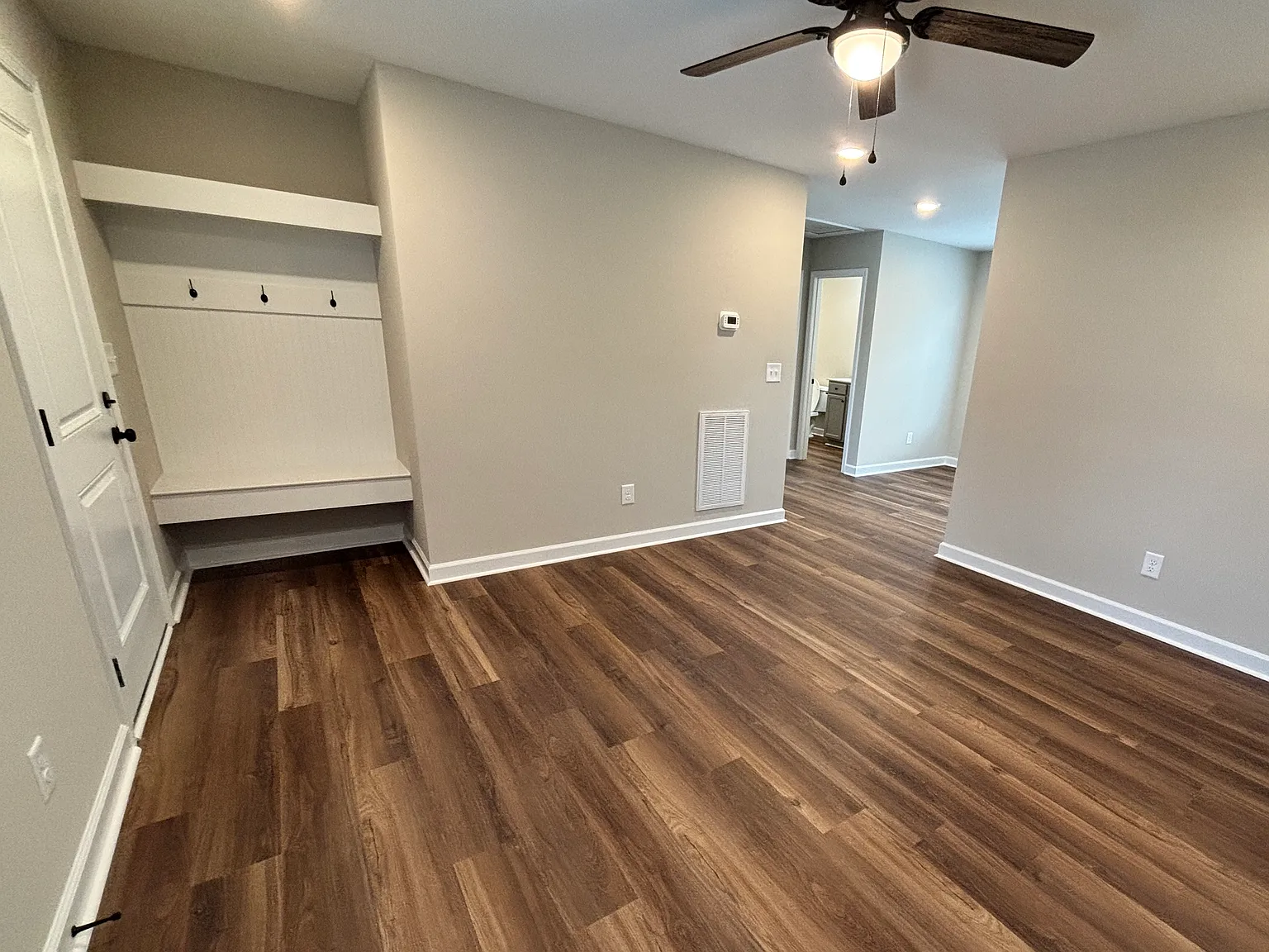 1 bed, 672 sqft, $1,150 — Photo 3