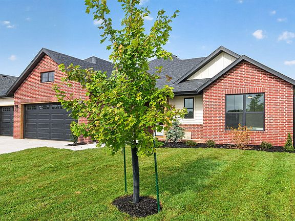 2nd image of 1619 S Crepe Myrtle Lane