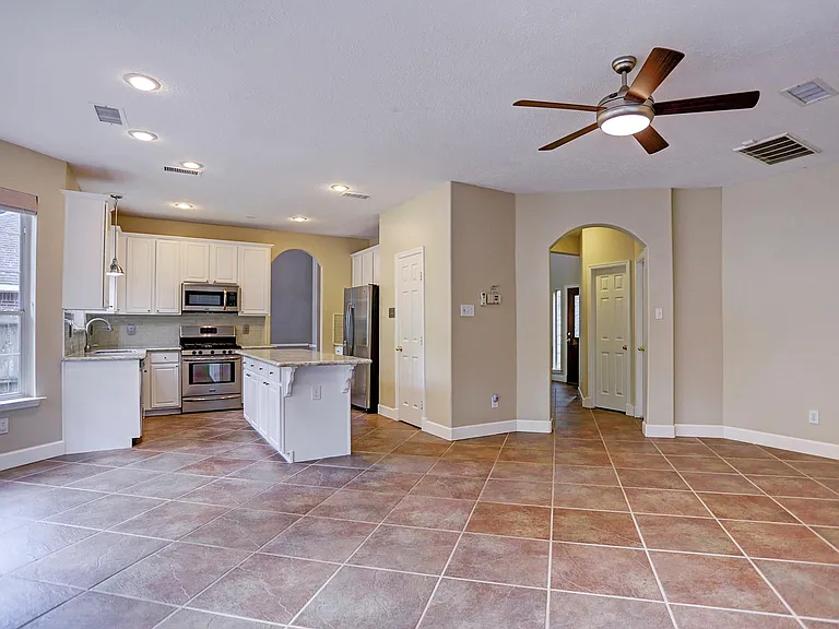 147 N Willow Point Cir — Photo 8