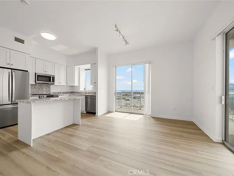 488 E Ocean Blvd #717 — Photo 14