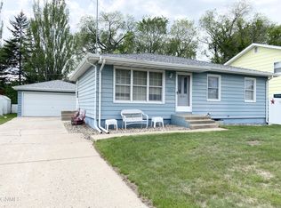 1708 Marian Dr, Bismarck, ND 58501