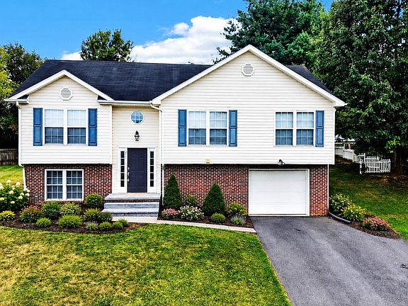 2nd image of 650 Edwardian Ln