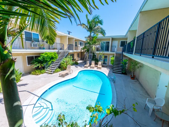 8740 Owensmouth Ave, Canoga Park, CA