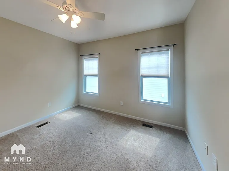 1033 Pemberly Ave — Photo 14