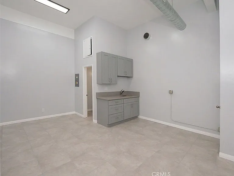 529 W 9th St #529A — Photo 12