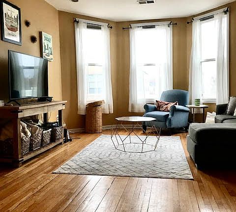3rd image of 1346 W Diversey Pkwy #2