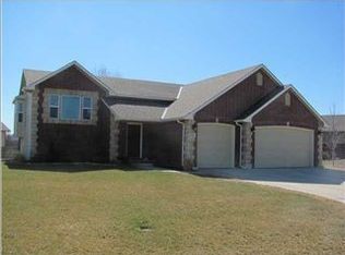 233 Victoria Rd, Newton, KS 67114