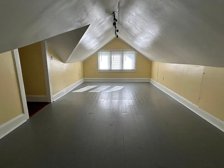 112 W Highland Ave — Photo 6