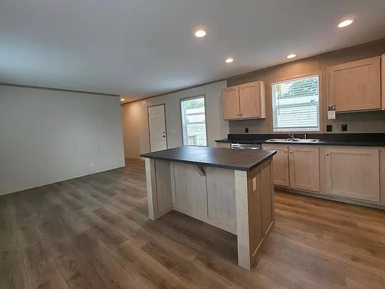 1312 W Harbour — Photo 13