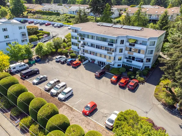 9958 Daniel St #202, North Cowichan, BC V0R 1K1