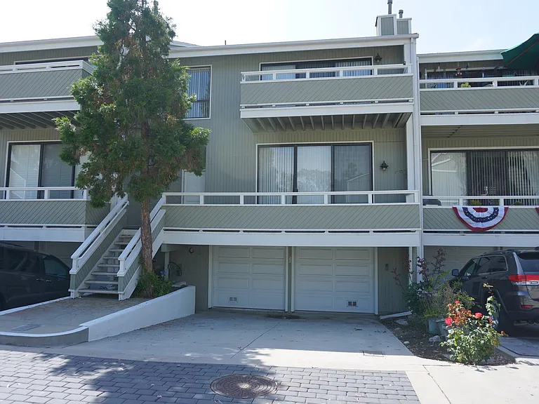 22 Gretel Ct — Photo 1