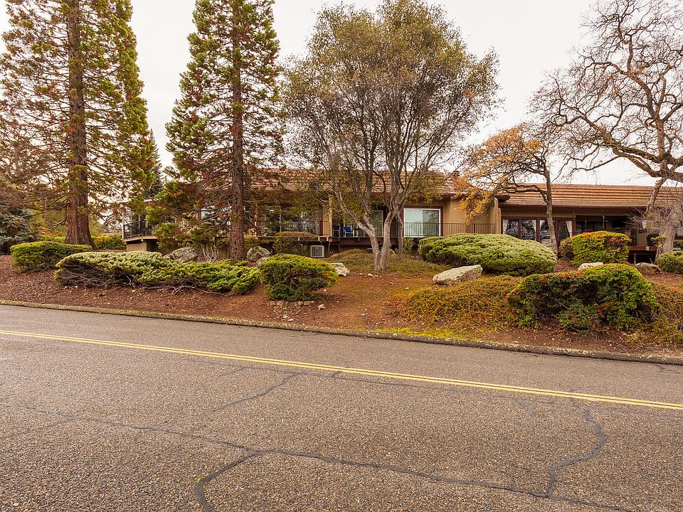 1st image of 3188 Royal Dr