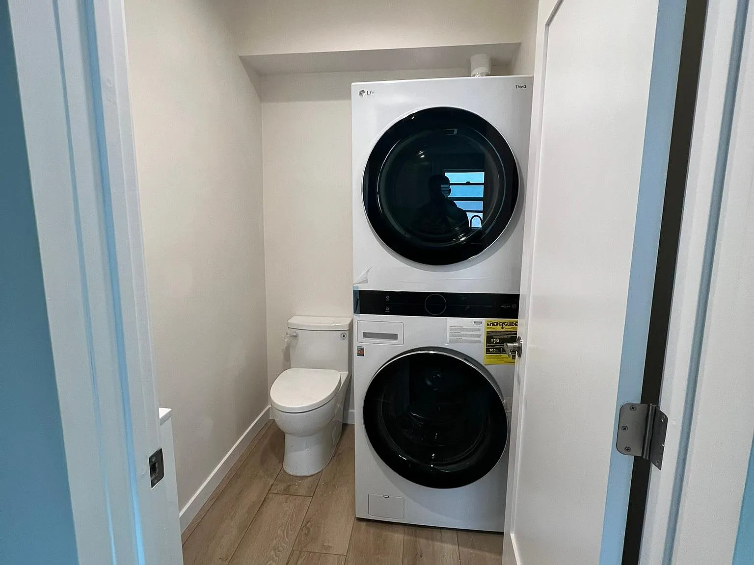 2 bed, 2.5 bath, 1000 sqft, $3,600 — Photo 3