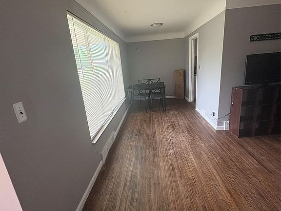 3rd image of 19278 Lahser Rd