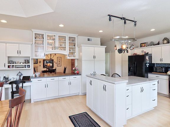 5th image of 555 Moraine DRIVE