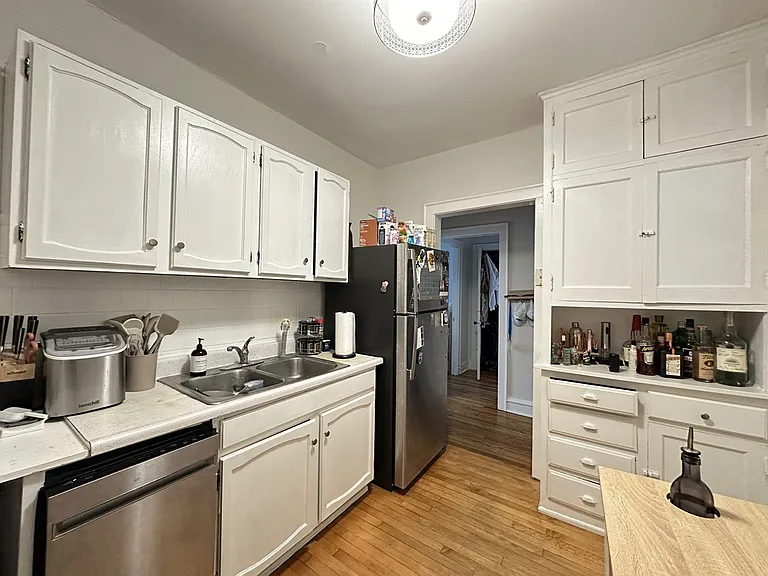 2131 W Giddings St #A3 — Photo 3